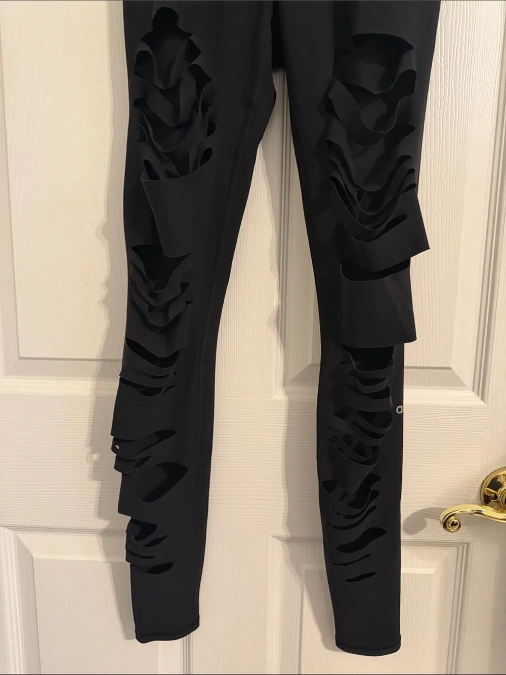 ALO YOGA BLACK Extreme Ripped Warrior High Waisted Leggings Size XS 29” Inseam
